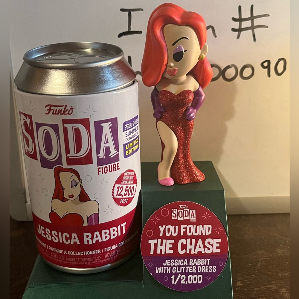 Funko Soda CHASE Jessica Rabbit 2023 Summer Convention limited ed glitter figure